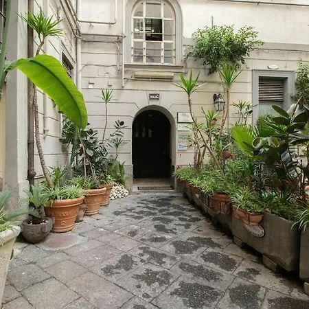 Nest Near Metrostop Apartman