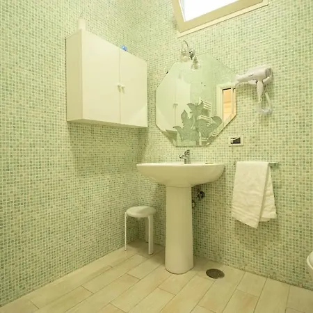 Apartman Nest Near Metrostop Nápoly